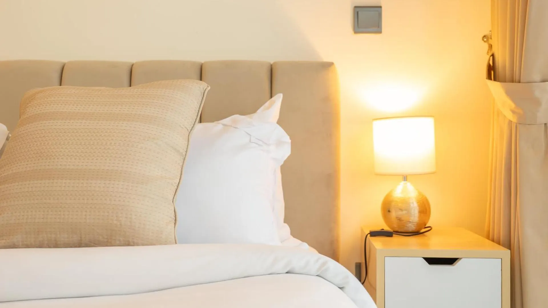 Stylish Studio Retreat In Riviera 33 Near Downtown Dubaj Apartmán