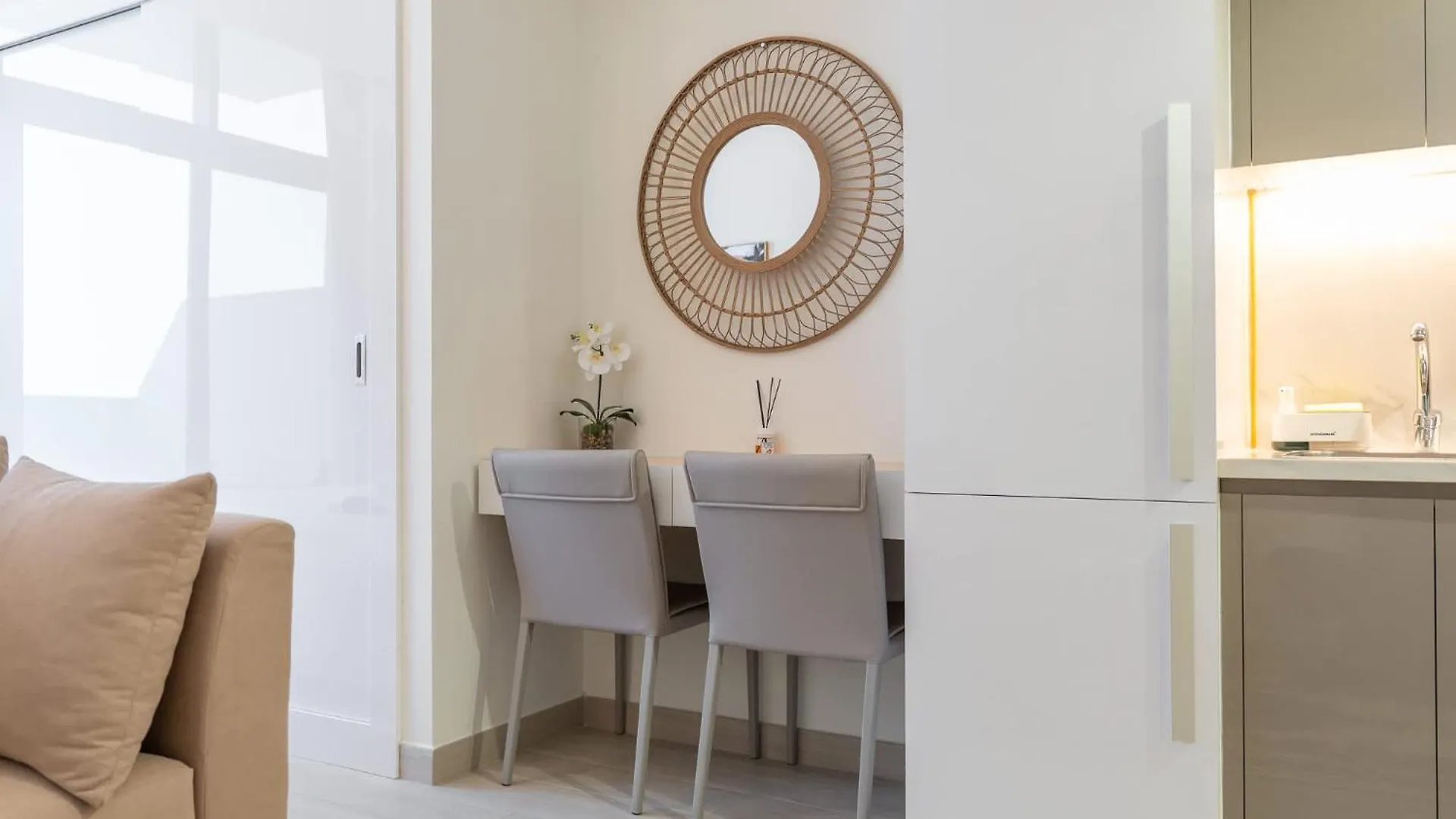 Stylish Studio Retreat In Riviera 33 Near Downtown Dubaj